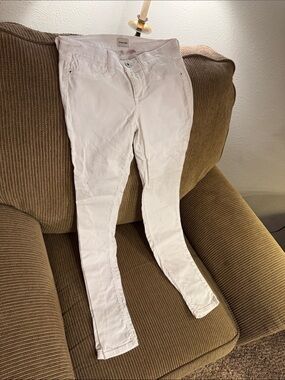 White Women’s Sneak Sneak Peek  Jeans - Size 3 Low Rise